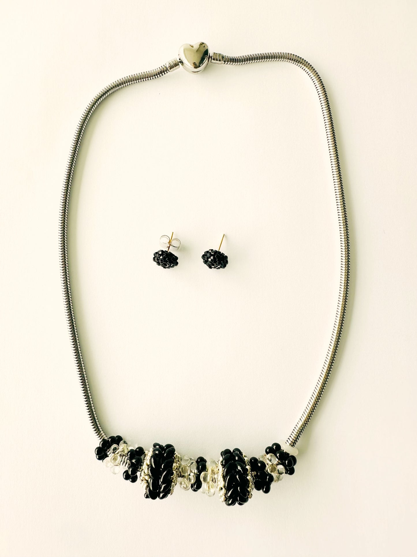 COLLAR NOCTURNO DE ENCANTO