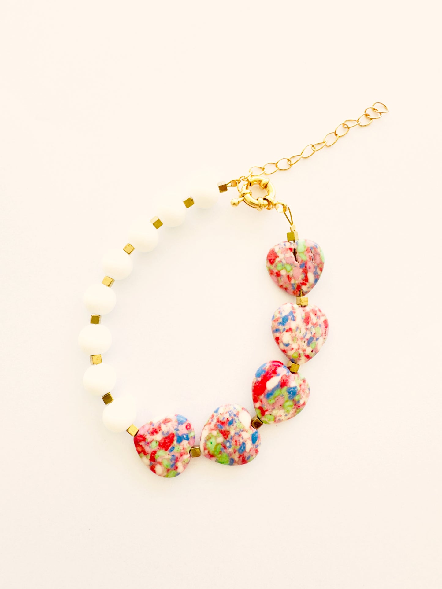 PULSERA CORAZONES CONFETTI