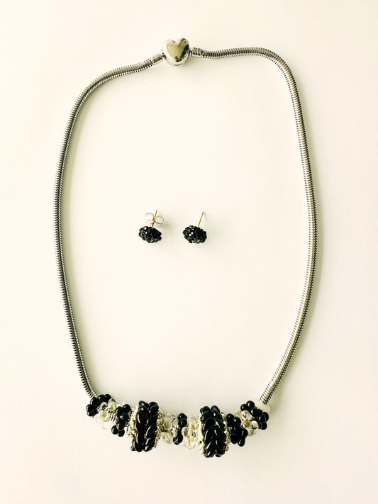 COLLAR NOCTURNO DE ENCANTO