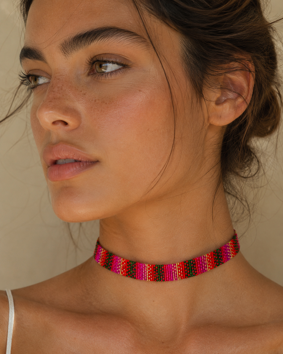 COLLAR SHOKER MAGENTA TRIBAL