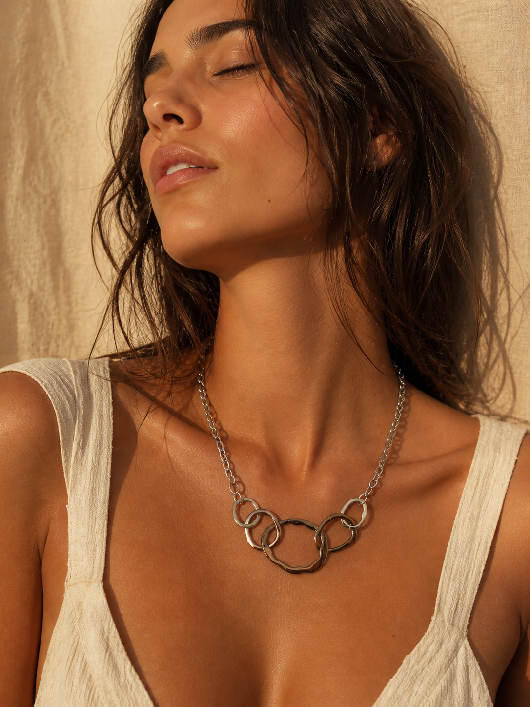 COLLAR AURA PLATEADA