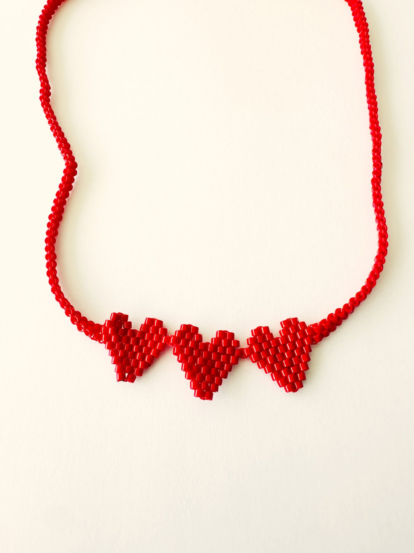 COLLAR CORAZONES ROJOS