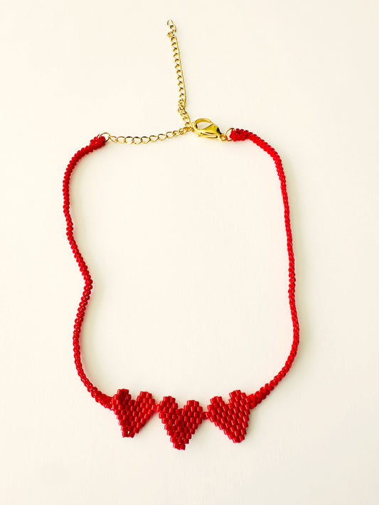 COLLAR CORAZONES ROJOS