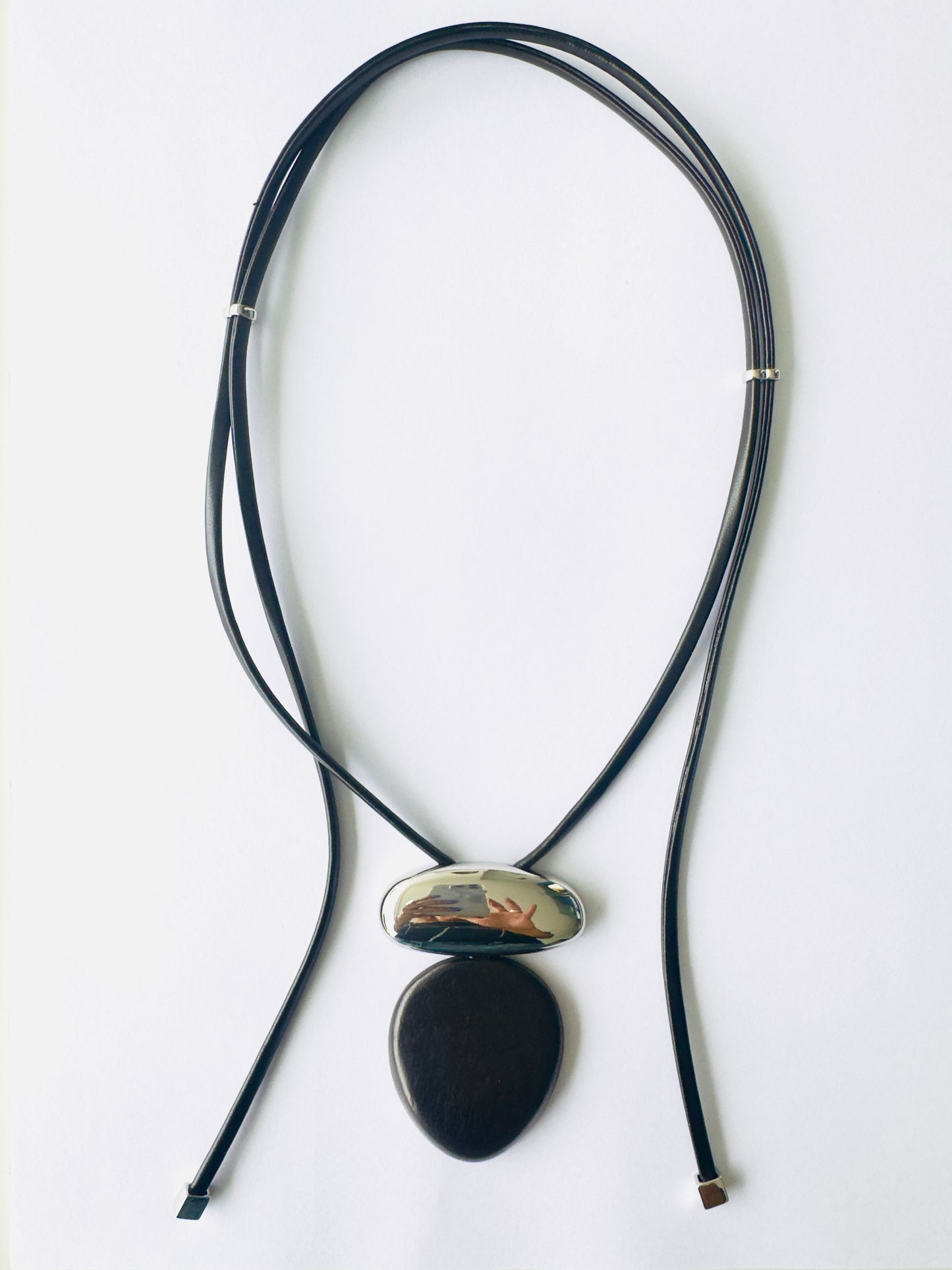 COLLAR ORIGEN NOCTURNO