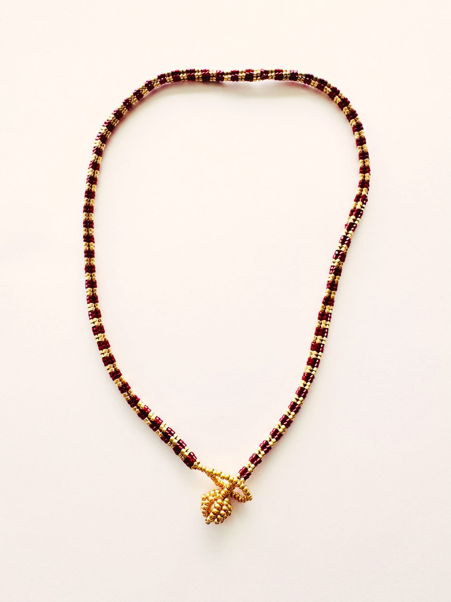 COLLAR NUDO DE LUZ