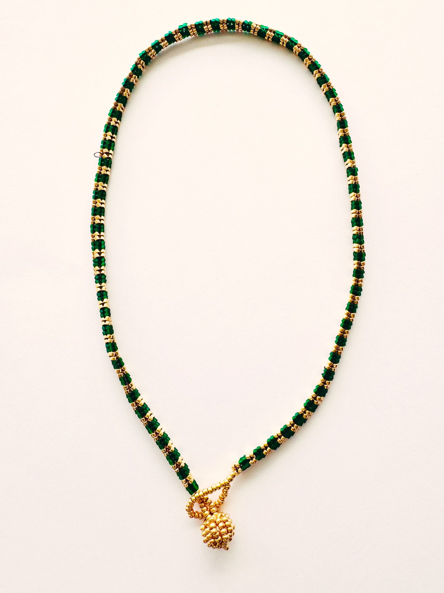 COLLAR NUDO DE LUZ