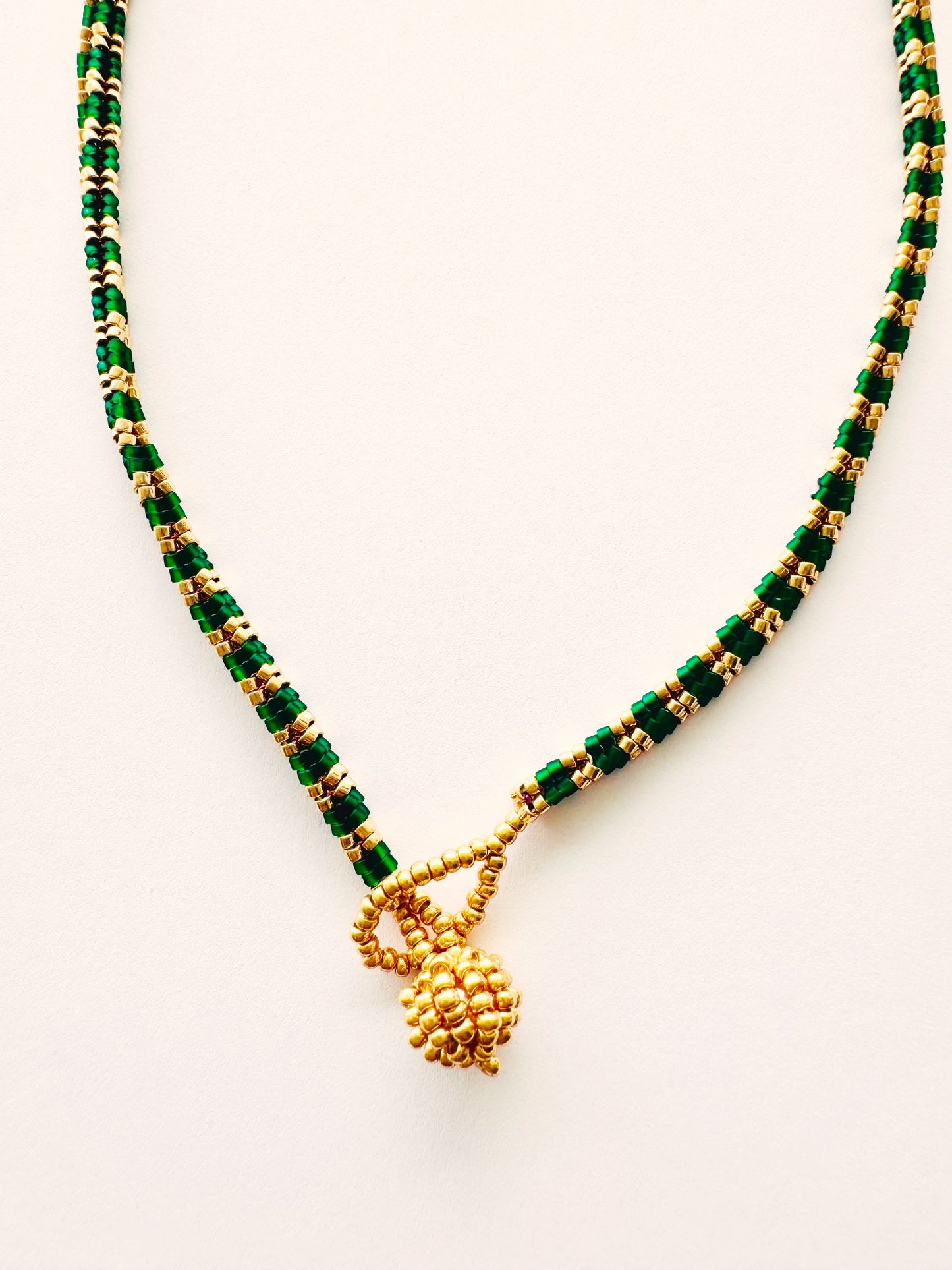 COLLAR NUDO DE LUZ