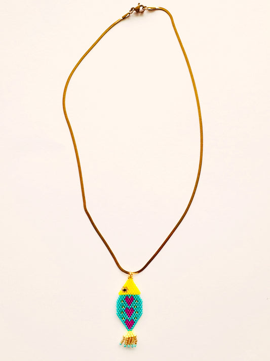 COLLAR PEZ DE COLOR