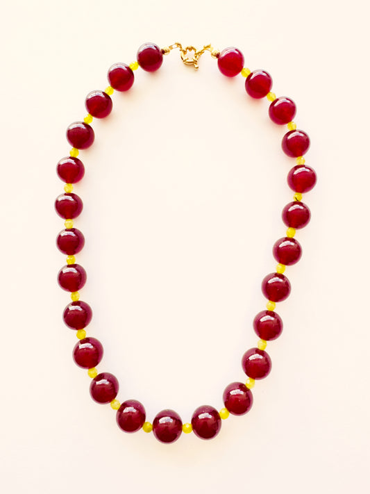 COLLAR AGATA CARMESÍ