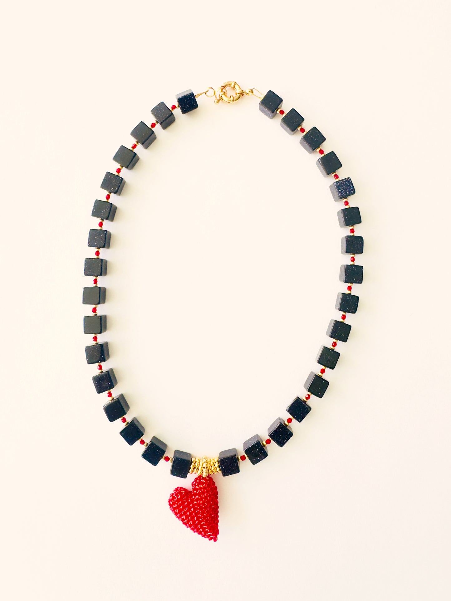 COLLAR CORAZÓN ECLIPSE