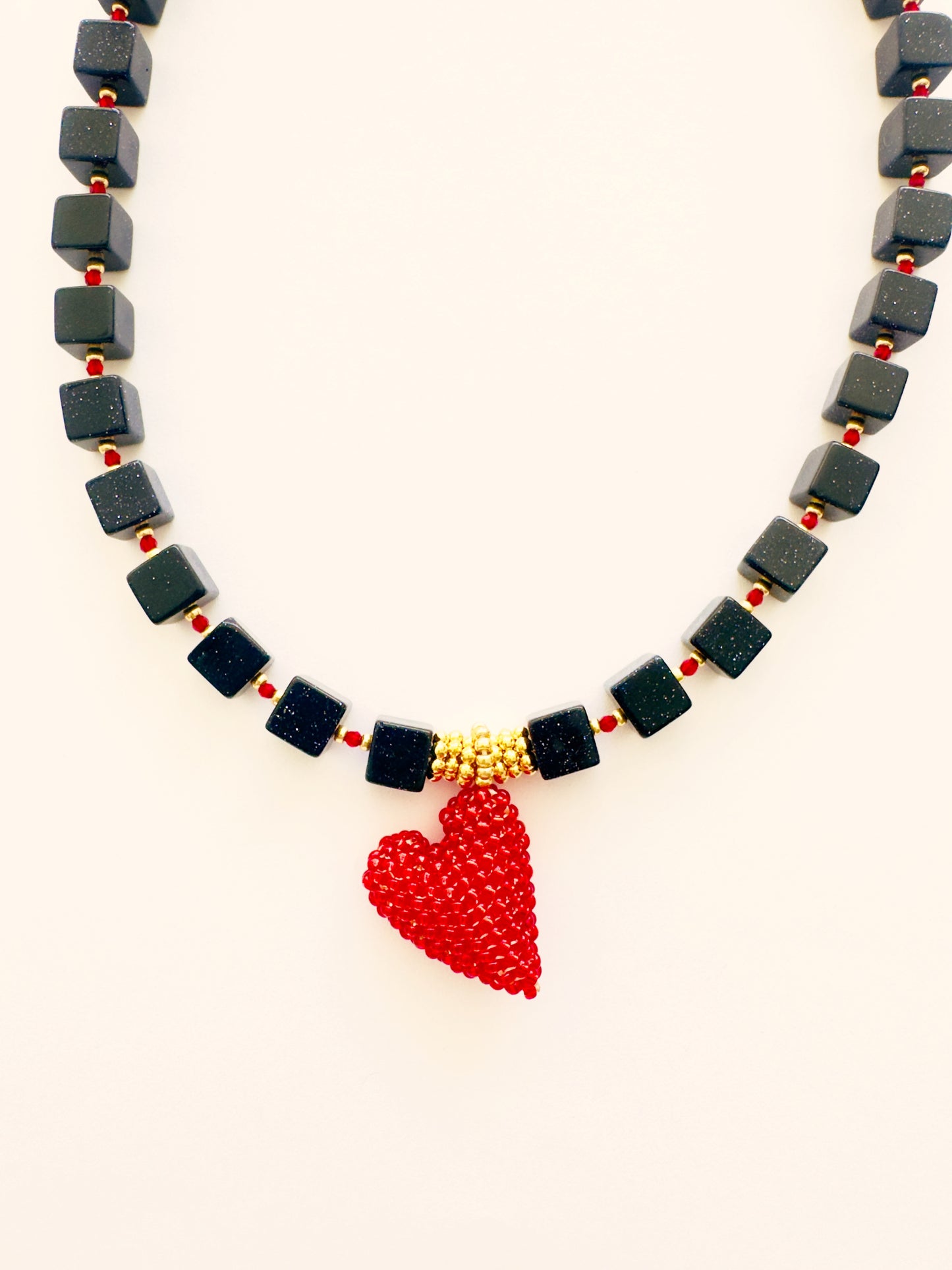 COLLAR CORAZÓN ECLIPSE
