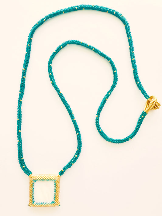COLLAR NACAR BURDEOS